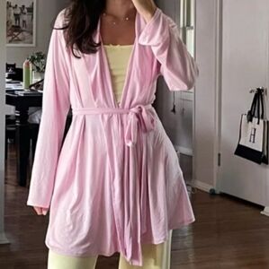 Skims Soft Short Robe. Cherry Blossom